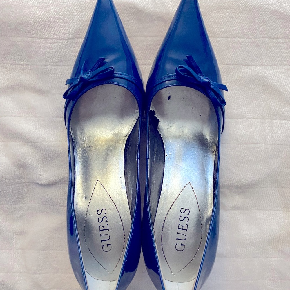 Electric blue Guess high heels with bow